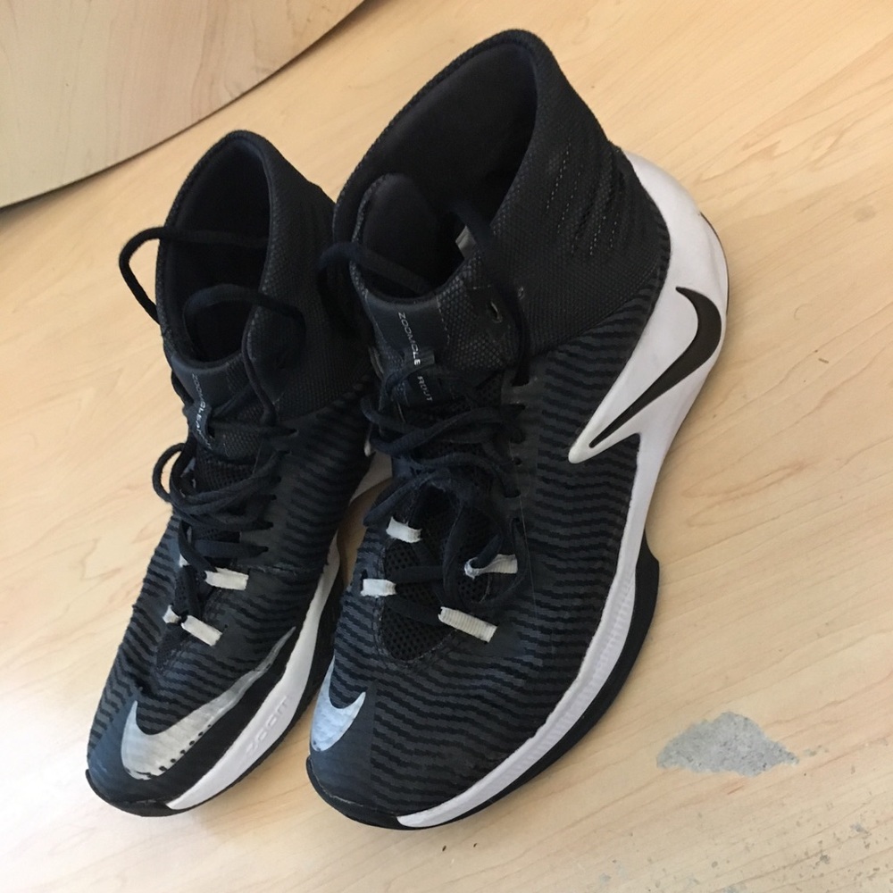 Nike Zoom Clear Out TB 844372-002 Size 7.5